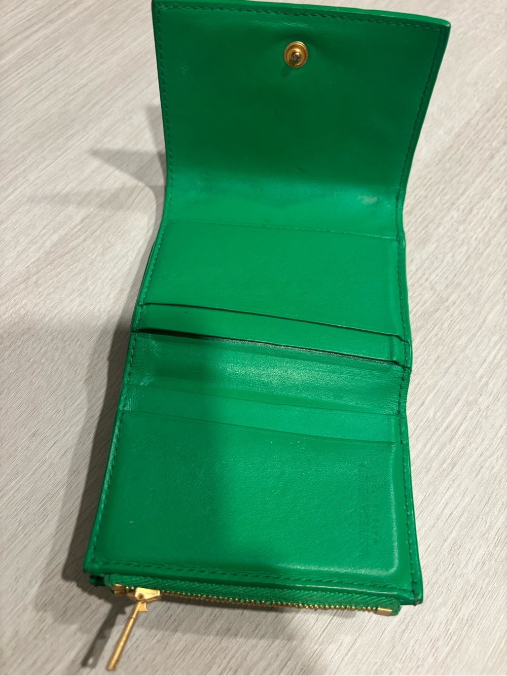 Bottega Veneta Green Intrecciato Leather Bifold Wallet - Picture 3 of 7